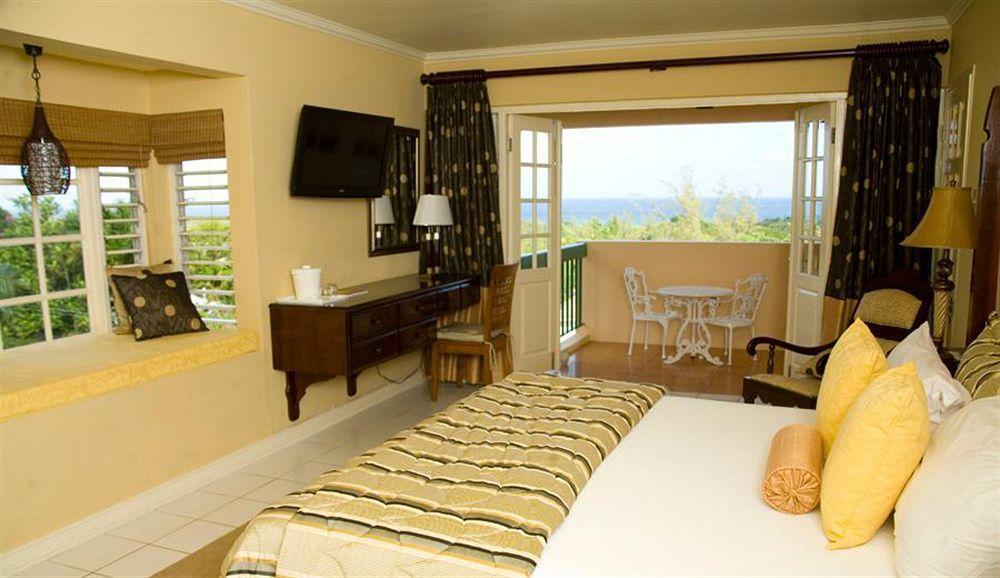 Cardiff Hotel And Spa Runaway Bay Buitenkant foto