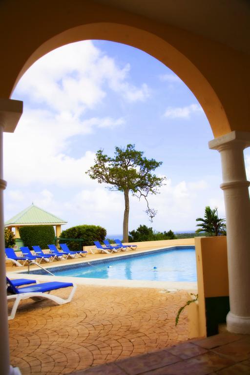 Cardiff Hotel And Spa Runaway Bay Buitenkant foto