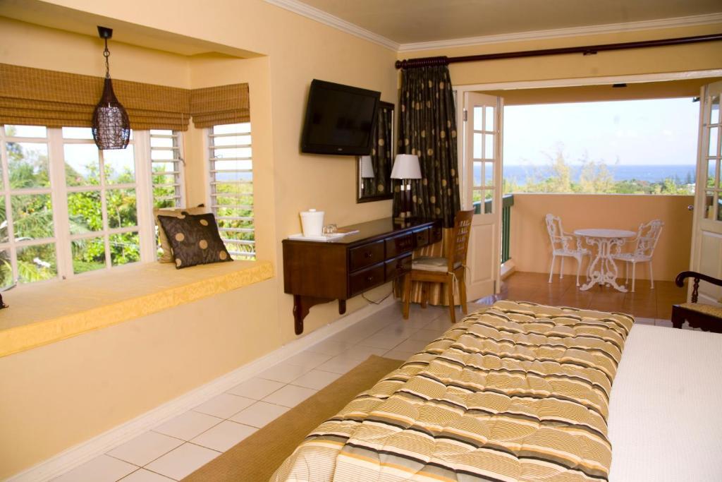 Cardiff Hotel And Spa Runaway Bay Buitenkant foto