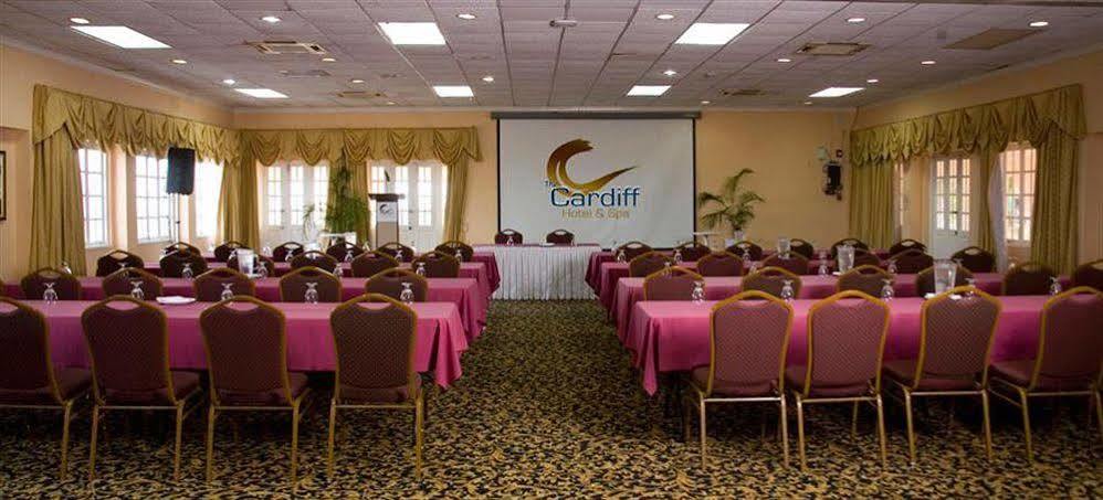 Cardiff Hotel And Spa Runaway Bay Buitenkant foto