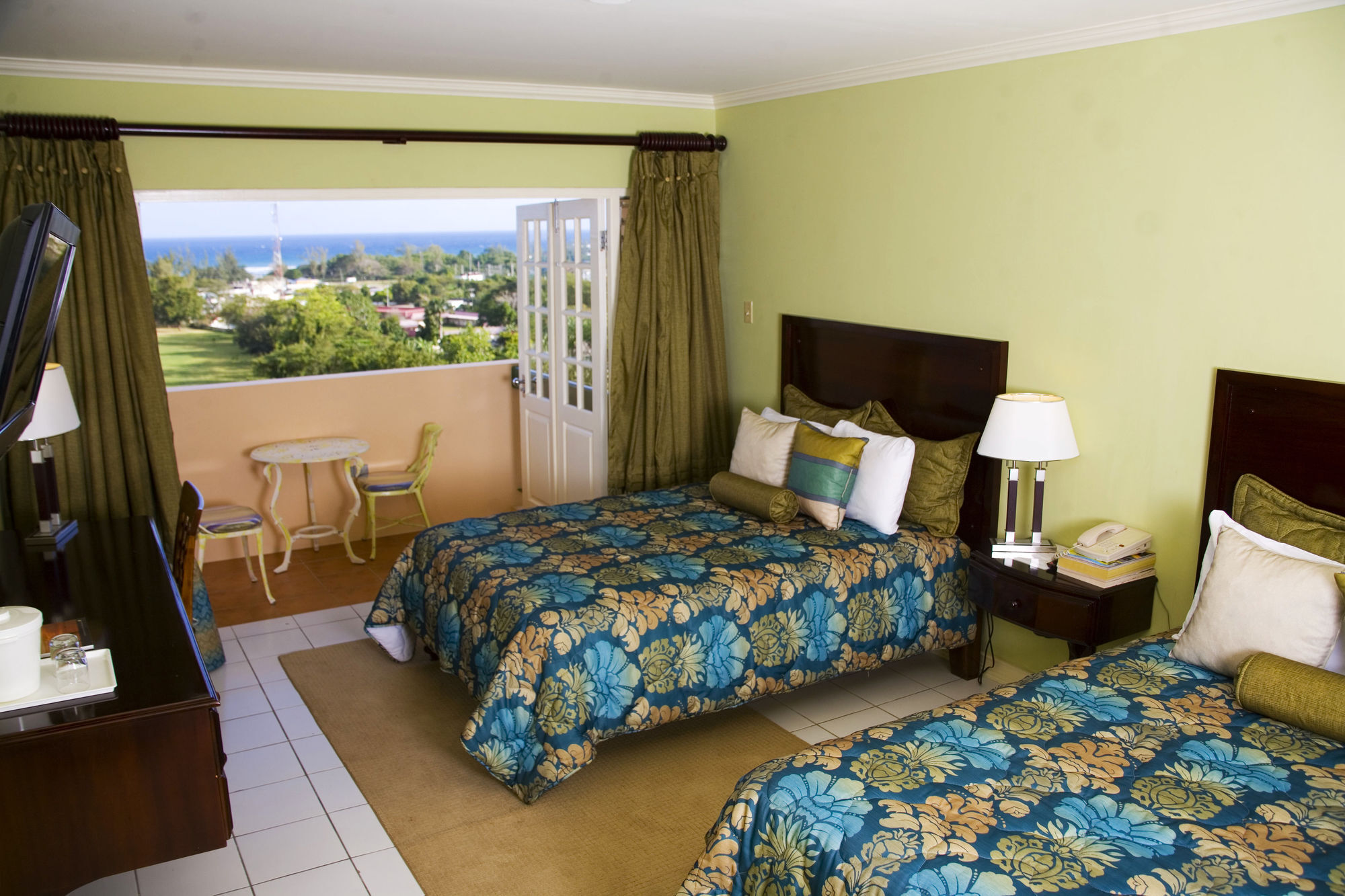 Cardiff Hotel And Spa Runaway Bay Buitenkant foto