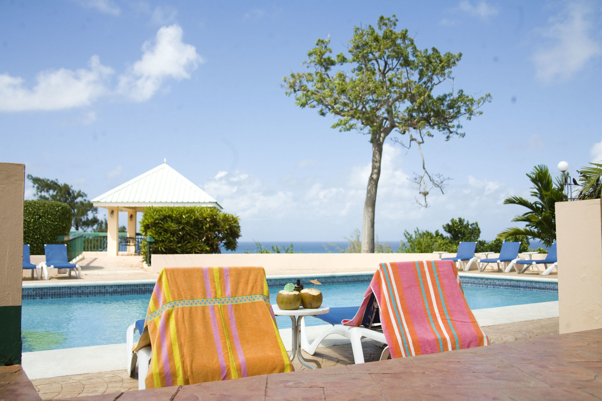 Cardiff Hotel And Spa Runaway Bay Buitenkant foto